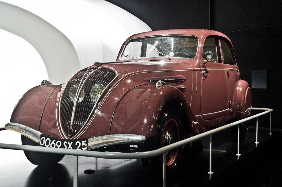  Peugeot 402 B Legere 1939 года  (фото 12 из 13)